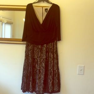 Classical look, Melrose dress w sweeping lace!